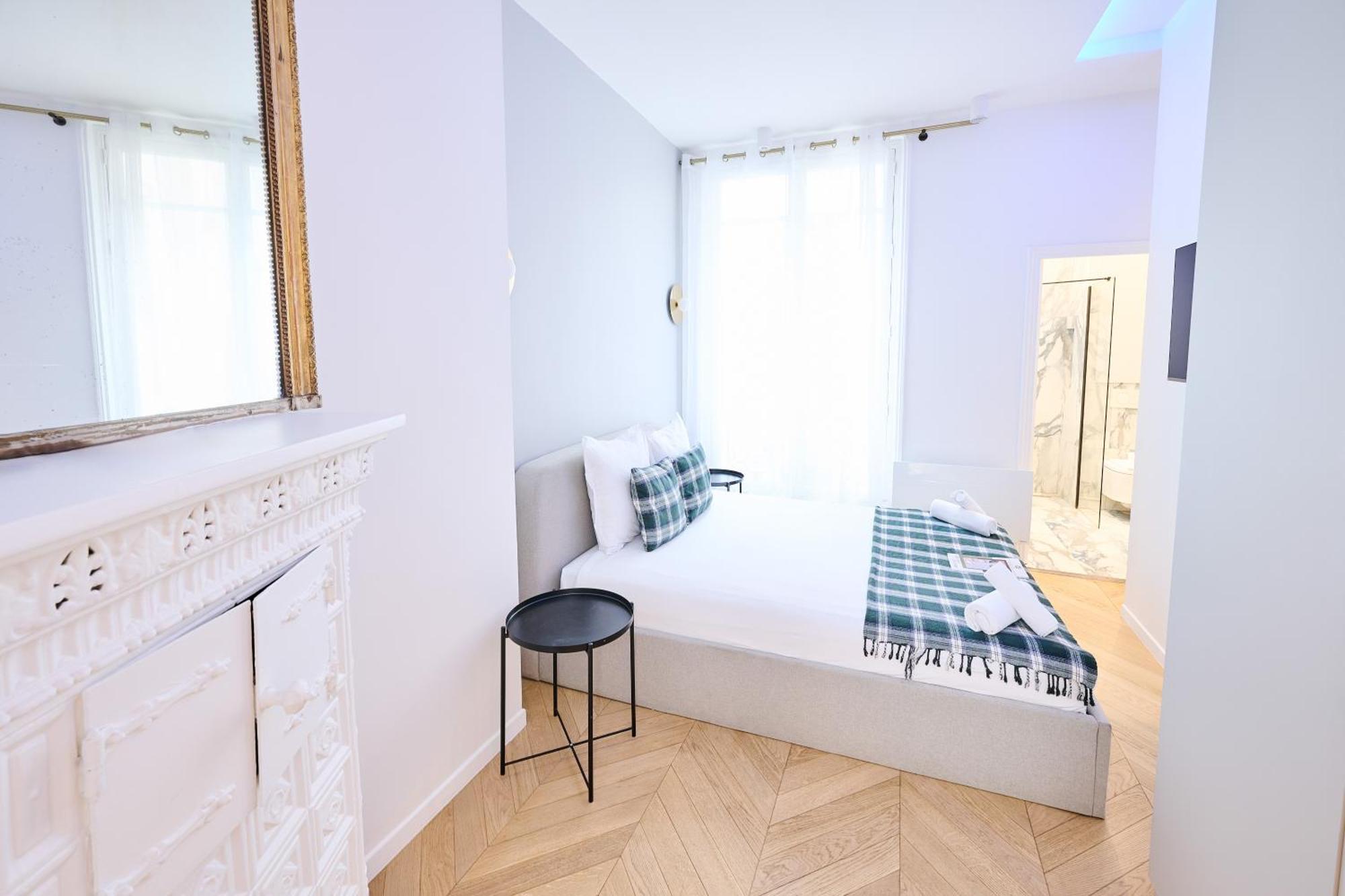 Champs Elysees!Montaigne, New Luxurious 6Pers Flat パリ エクステリア 写真